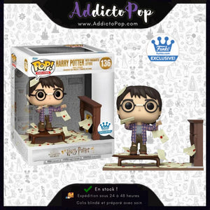 Funko Pop! Harry Potter [136] - Harry Potter with Hogwarts Letters (Funko Shop Exclusive) 