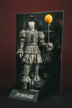 Figurine McFarlane Ça: Welcome To Derry Pennywise (Black & White) 16 cm